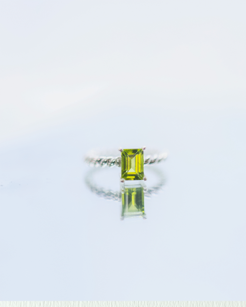 Ladies 925 Silver Peridot Square Ring (LS-S-PD-LR-013)